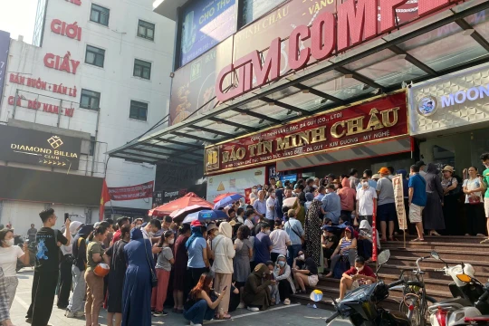 Giá vàng hôm nay 11/2/2026: Bảng giá vàng SJC, nhẫn 9999, vàng thế giới