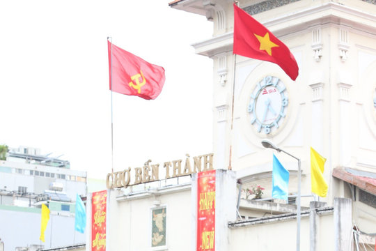 TP.HCM: Chợ Bến Thành và Thương xá Tax 'lột xác' thành điểm check-in Tết lý tưởng