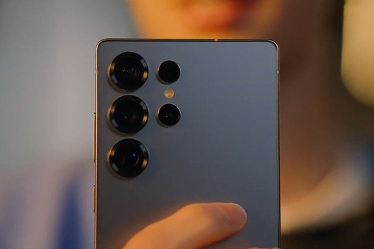 Samsung dự kiến đưa camera khẩu độ biến thiên trở lại để cạnh tranh với iPhone