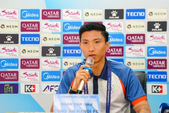 CAHN tái đấu Tampines Rovers tại Cúp C2 châu Á: Văn Hậu và HLV Polking quyết thắng