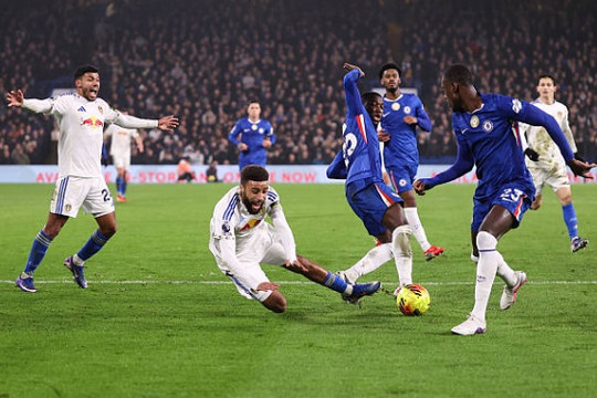 Chelsea chia điểm đầy tiếc nuối trước Leeds: Sai lầm cá nhân và pha bỏ lỡ của Cole Palmer