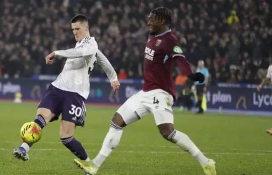 MU hòa hú vía West Ham: Carrick-ball bế tắc trước khối bê tông London