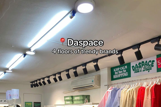 Sắm đồ Tết tại TP.HCM: 2 khu tổ hợp thời trang local brand đang thu hút giới trẻ