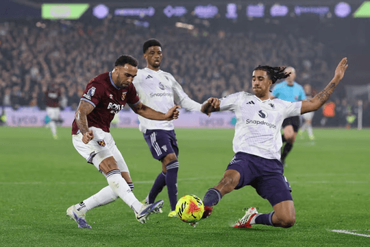 Leny Yoro rực sáng trước West Ham: Cơ hội chiếm suất đá chính từ Harry Maguire