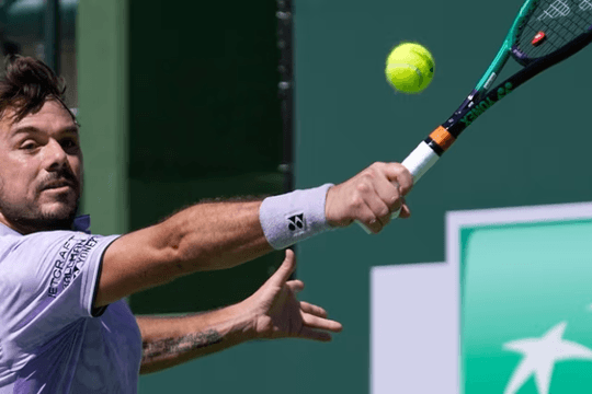Rotterdam Open 2026: Wawrinka phô diễn đẳng cấp, Aliassime và Tsitsipas xung trận