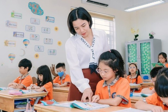 Thời gian làm giáo viên hợp đồng có được tính để xếp lương?