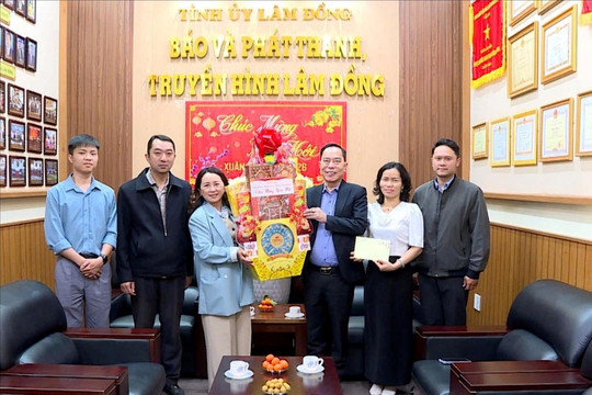 Thường trực HĐND tỉnh thăm, chúc Tết Báo và Phát thanh, Truyền hình Lâm Đồng