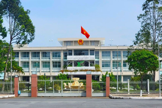 Khẩn trương kiện toàn nhân sự Trung tâm Dịch vụ tổng hợp cấp xã