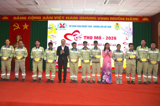Công ty Nhôm Đắk Nông dành 48,7 tỷ đồng chăm lo Tết cho người lao động