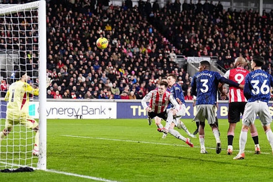 Arsenal chia điểm đầy cay đắng trước Brentford: Khi tử huyệt bóng bổng lộ diện