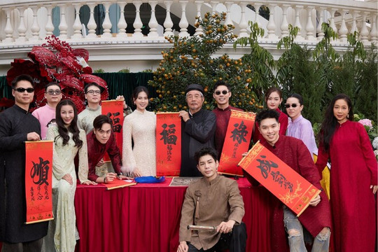 MC Mai Ngọc khoe không gian đón Tết 2026 tại biệt thự lâu đài dát vàng ở Bắc Ninh