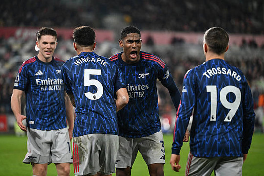 Vòng 4 FA Cup: Arsenal và Man City dạo chơi, Liverpool đối diện hiểm họa từ Brighton