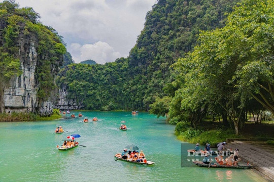 Ninh Bình điều chỉnh lịch đón khách dịp Tết 2026: Những lưu ý quan trọng cho hành trình du xuân