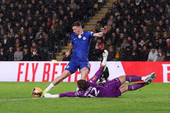 Liam Delap và màn chuộc lỗi kinh điển: Từ sai lầm khó tin đến 3 kiến tạo giúp Chelsea đại thắng