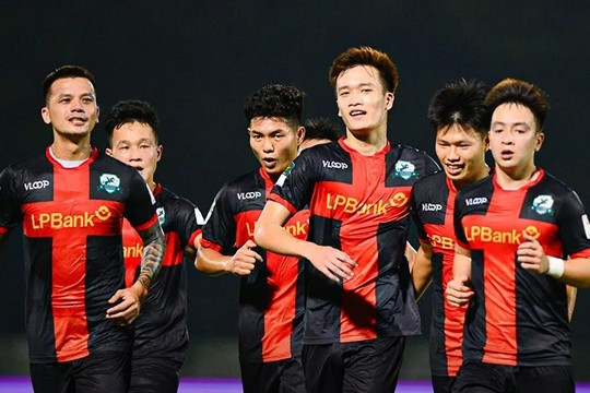 CLB Ninh Bình thắng hủy diệt 18-2: Hoàng Đức và đồng đội giải tỏa áp lực trước Tết