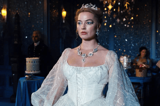 Đồi gió hú thống trị phòng vé Mỹ: Margot Robbie và Jacob Elordi gây sốt ngày mở màn