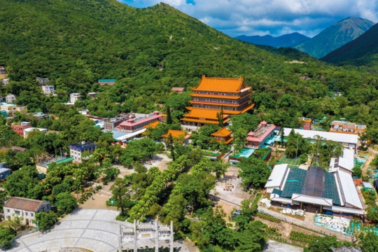 Đảo Lantau: Hành trình chiêm bái thiền viện 120 tuổi và tượng Đại Phật tại Hong Kong