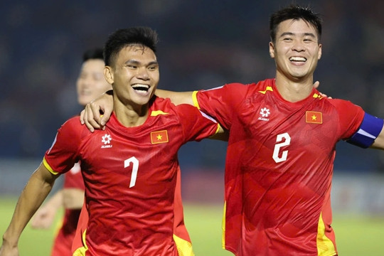 ĐT Việt Nam quyết tâm đánh bại Malaysia: Khẳng định đẳng cấp thực thay vì chờ xử thắng