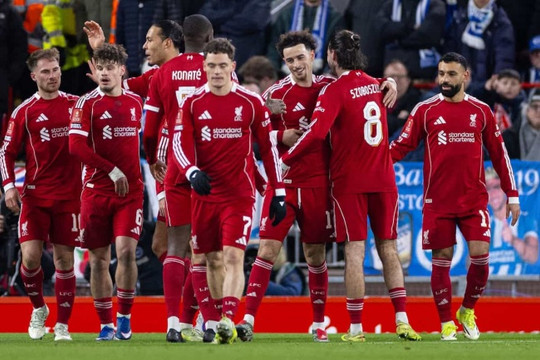 Liverpool thăng hoa tại FA Cup: Arne Slot và những nước cờ chiến thuật sắc lẹm