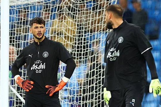 James Trafford và cú sốc mang tên Gianluigi Donnarumma tại Manchester City