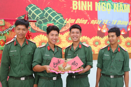 Xuân truyền thống ở Trung đoàn Bộ binh 812