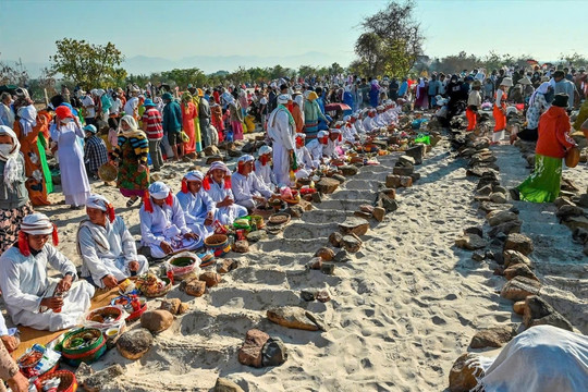 Ramuwan New Year 2026 shines with spring colors, strengthening the Cham Bani community in Lam Dong