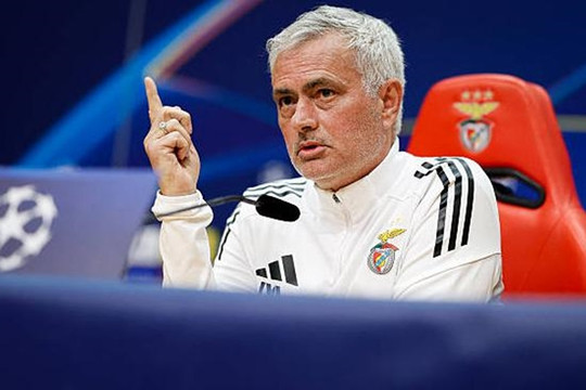 Jose Mourinho cảnh báo Benfica trước màn tái đấu "vị vua bị tổn thương" Real Madrid