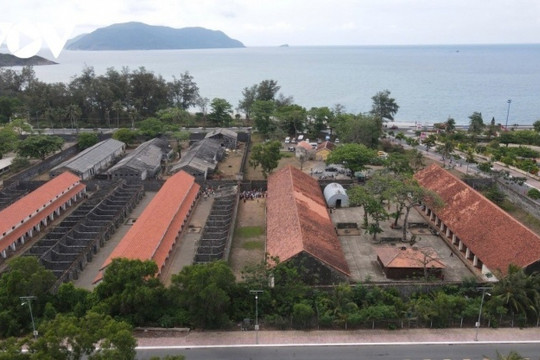 Du lịch Tết: 6 trải nghiệm độc đáo từ lễ canh thức Côn Đảo đến làng đá Cao Bằng