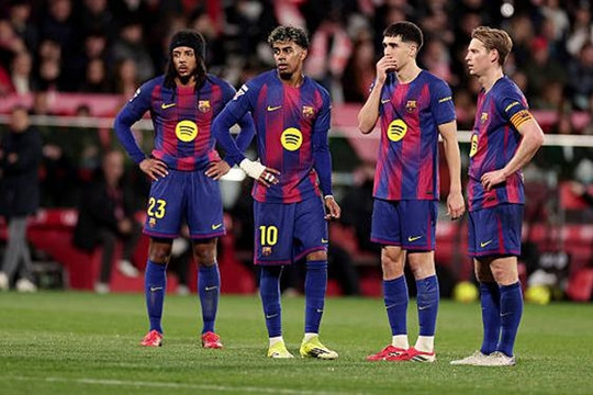 Barcelona gục ngã 1-2 trước Girona, chính thức mất ngôi đầu La Liga