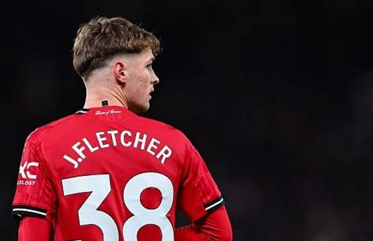 Kế hoạch đại tu hàng tiền vệ Manchester United năm 2026: 10 viên ngọc thô từ Carrington