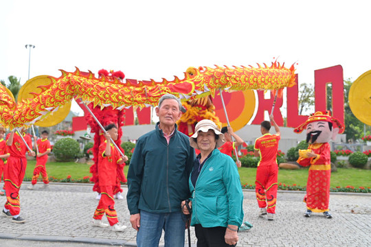 Sun World Ha Long: Khám phá Tết Bính Ngọ với cờ cá ngựa khổng lồ và Xẩm Xuân