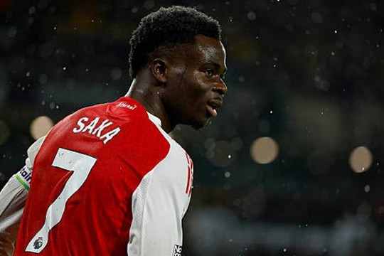 Arsenal hòa kịch tính Wolves 2-2: Bukayo Saka rực sáng, David Raya gây họa