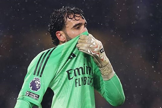 David Raya và tử huyệt sút xa: Rào cản lớn nhất trên đường đua vô địch của Arsenal