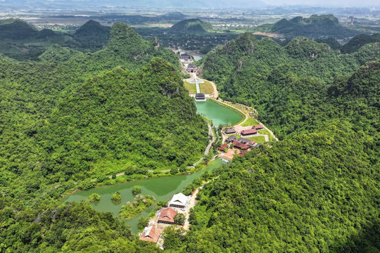 Ninh Bình: Khám phá Thung Ui - 'tọa độ' du xuân mới toanh giữa lòng di sản
