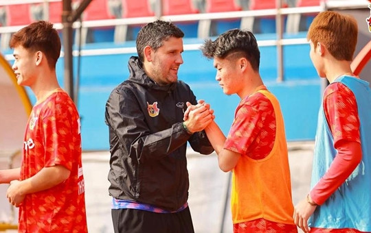 V-League đồng loạt khai xuân: Các CLB hội quân chuẩn bị cho chặng đua khốc liệt