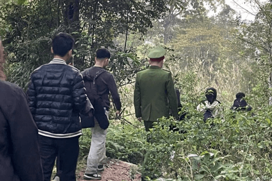 Công an xã Tây Yên Tử giải cứu thành công 4 du khách bị lạc trong rừng sâu
