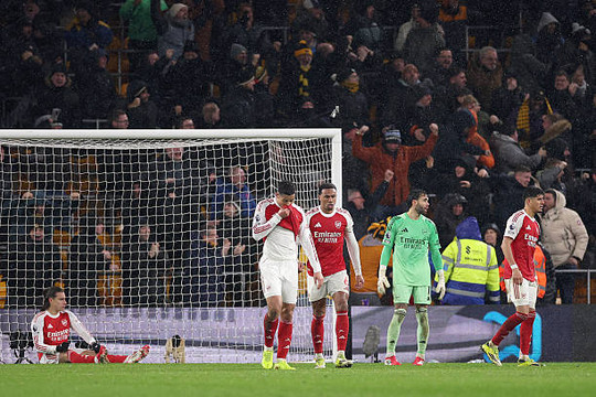 Arsenal hòa bạc nhược Wolves 2-2: Bi kịch từ thảm họa phòng ngự và nỗi lo chu kỳ buông