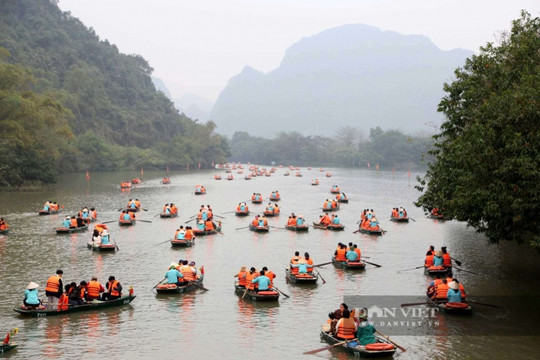 Ninh Bình đón hơn 1,3 triệu lượt khách đầu năm 2026: Sức hút từ vùng đất di sản