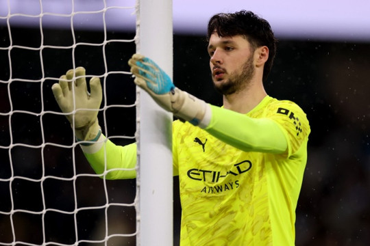 James Trafford từ chối Newcastle để chọn Aston Villa: Bước đi chiến lược cho sự nghiệp