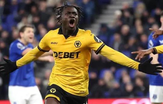 Liverpool và bài toán Mateus Mane: Không được phép để MU nẫng tay trên