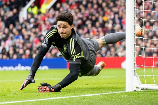 Senne Lammens và bí quyết điềm tĩnh kiểu Bỉ giúp thống trị khung gỗ Man United