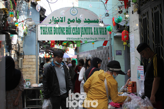 TP.HCM: Khám phá hội chợ ẩm thực Ramadan độc đáo của người Chăm tại Quận 8