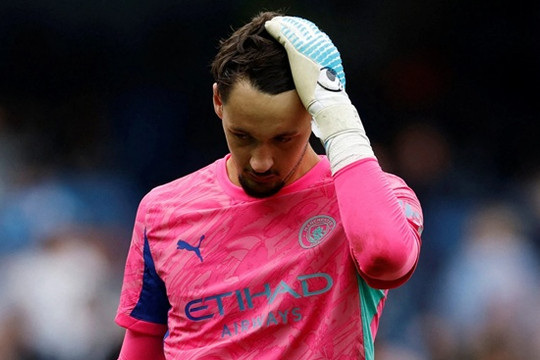 James Trafford và sai lầm chuyển nhượng: 'Chiếc còng tay vàng' tại Etihad