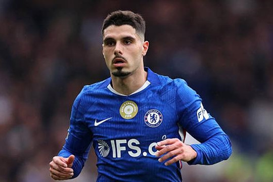 Pedro Neto tỏa sáng rực rỡ nhưng Chelsea vẫn đánh rơi chiến thắng trước Burnley