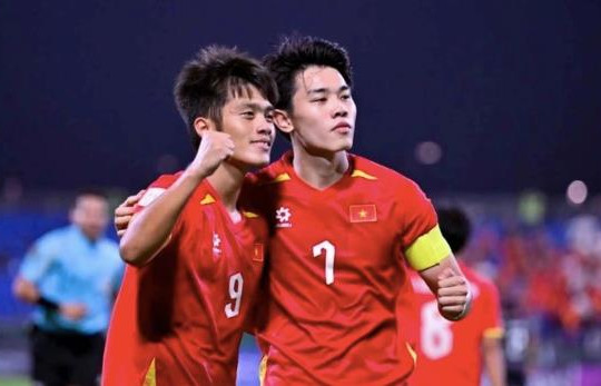 Hậu hào quang U23: Đình Bắc và dàn sao trẻ Việt Nam đối mặt cuộc chiến sinh tồn