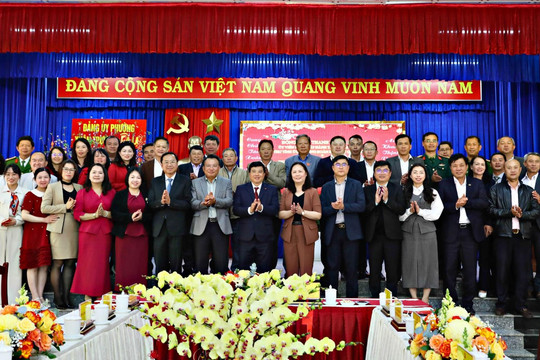 Bí thư Tỉnh ủy Lâm Đồng Y Thanh Hà Niê Kđăm yêu cầu tập trung công việc, thúc đẩy tăng trưởng ngay từ đầu năm