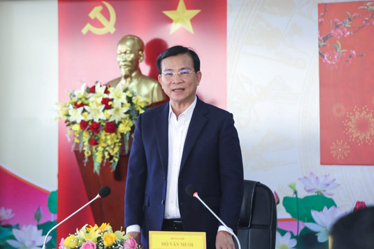 Chủ tịch UBND tỉnh Lâm Đồng Hồ Văn Mười động viên, giao nhiệm vụ cho các đơn vị đầu Xuân Bính Ngọ 2026