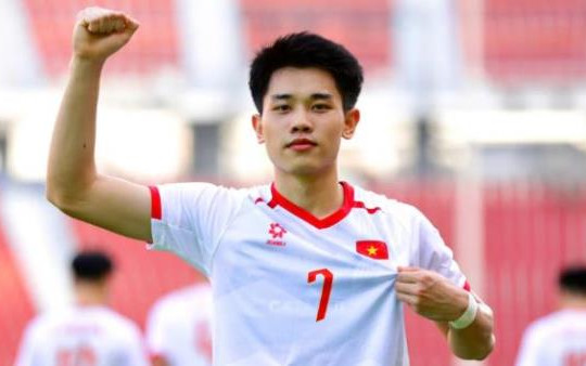 HLV Kim Sang-sik triệu tập Đình Bắc: Kỳ vọng màn kết hợp với Nguyễn Xuân Son