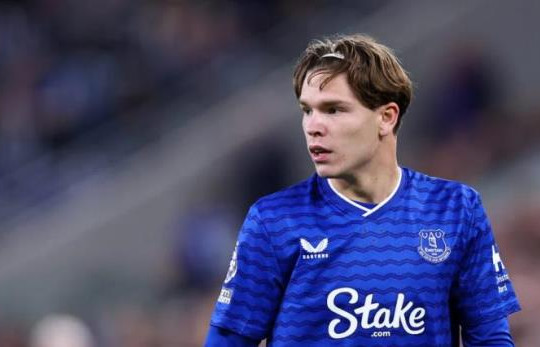 Manchester United và sự thanh thản trước bom xịt 100 triệu bảng Tyler Dibling
