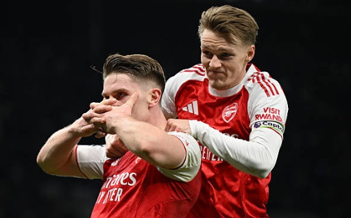 Arsenal vùi dập Tottenham 4-1: Eze và Gyokeres rực sáng tại Derby Bắc London